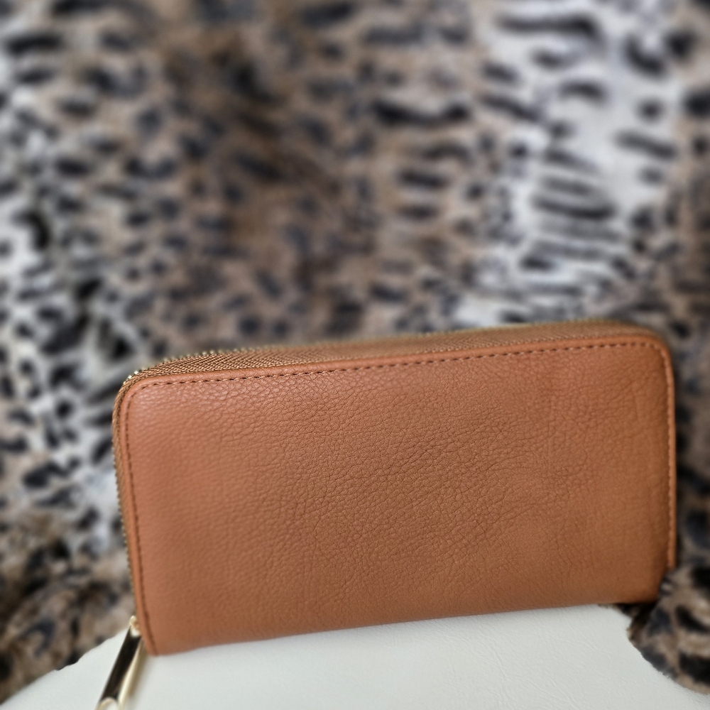 Elegant Tan Leather Wallet